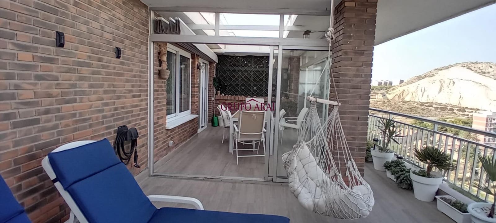 2 makuuhuone Kattohuoneisto myytävänä paikassa Alicante kaupunki - 680 000 € (Ref: 9171597)