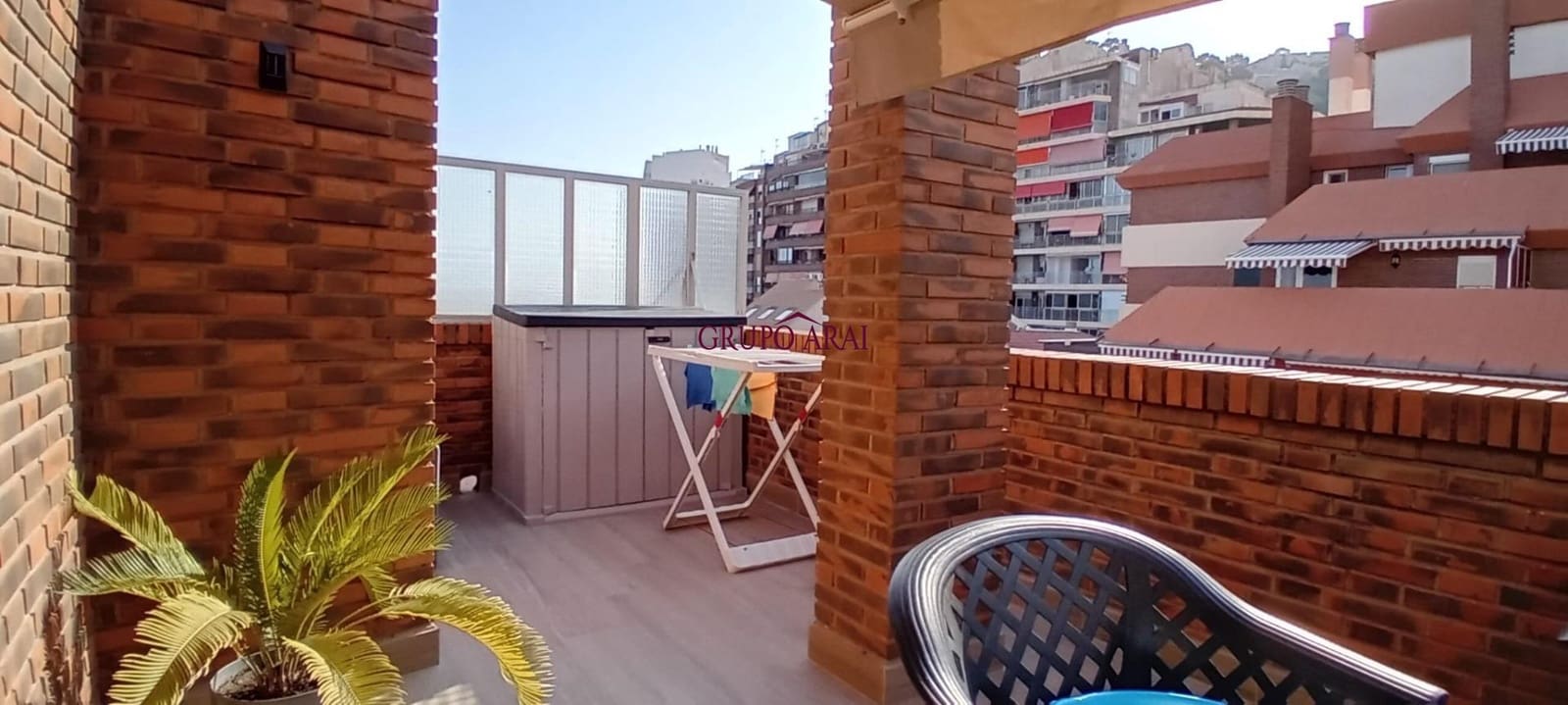 2 makuuhuone Kattohuoneisto myytävänä paikassa Alicante kaupunki - 680 000 € (Ref: 9171597)