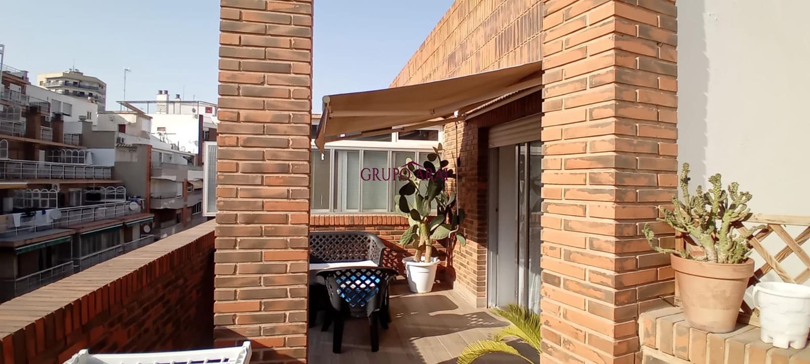 2 makuuhuone Kattohuoneisto myytävänä paikassa Alicante kaupunki - 680 000 € (Ref: 9171597)