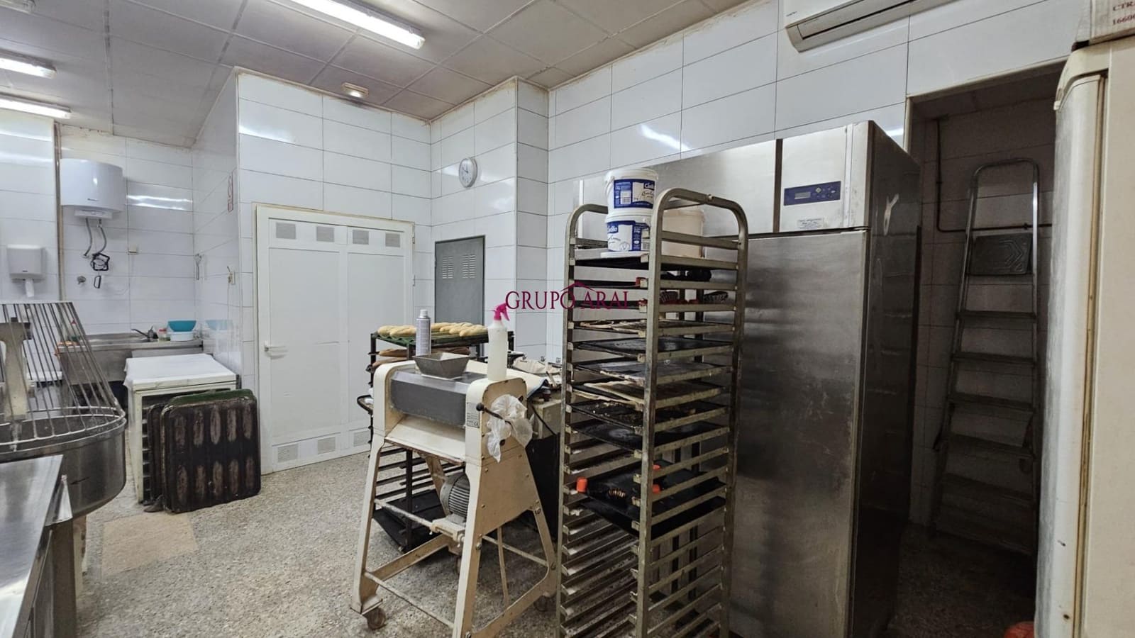 Komercyjne do wynajęcia w Miasto Alicante / Alacant - 1 600 € (Ref: 9206642)