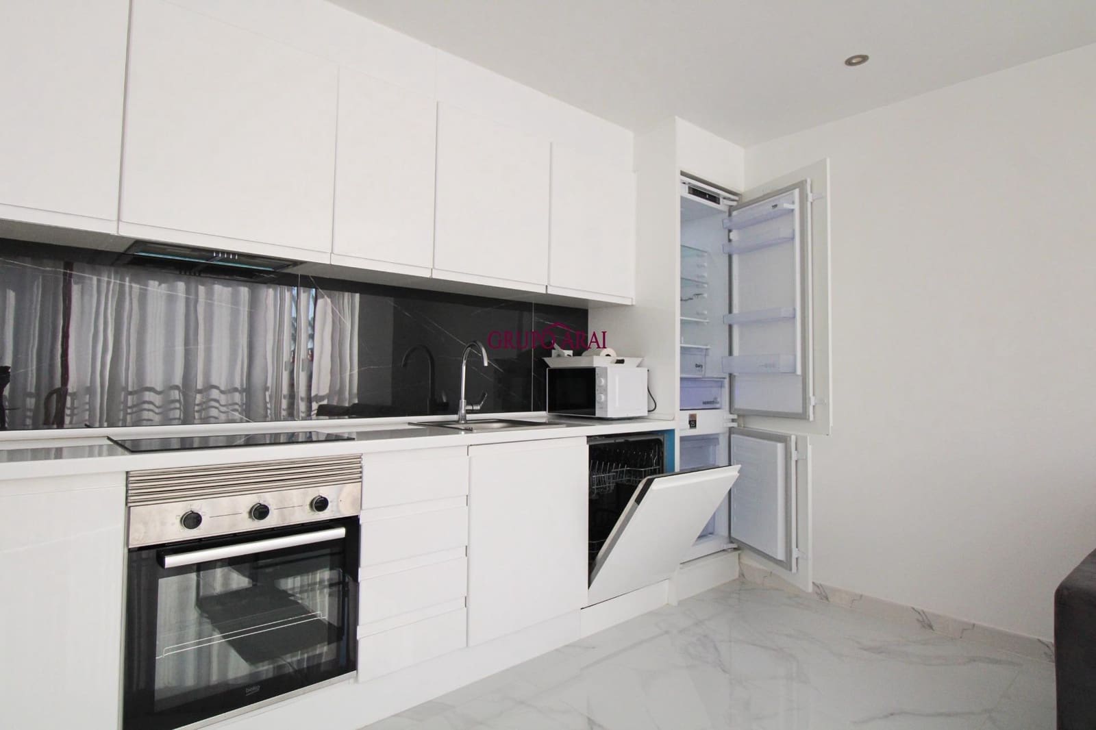 3 bedroom Flat for sale in Playa de San Juan with pool - € 595,000 (Ref: 9396196)