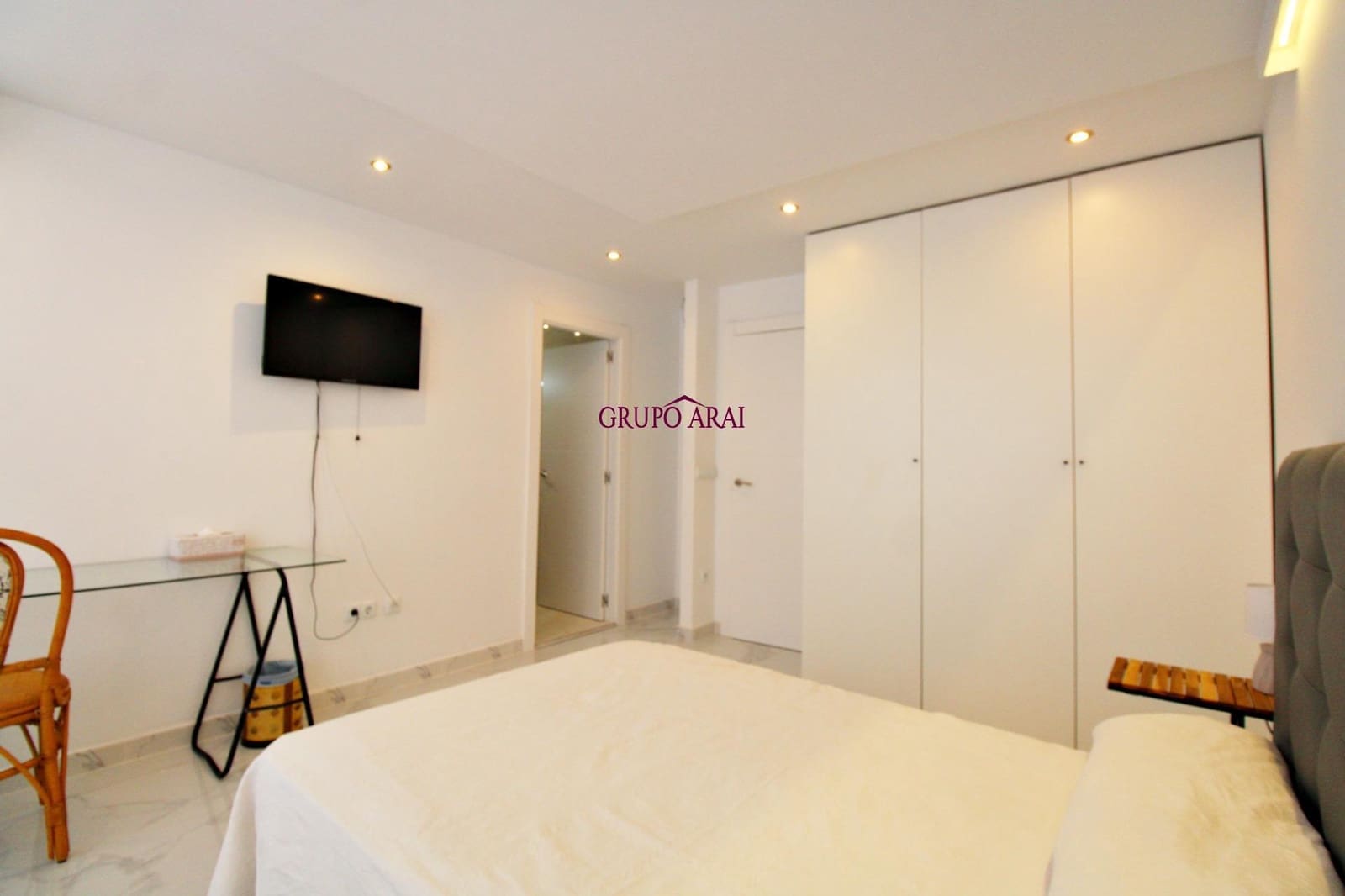 3 bedroom Flat for sale in Playa de San Juan with pool - € 595,000 (Ref: 9396196)