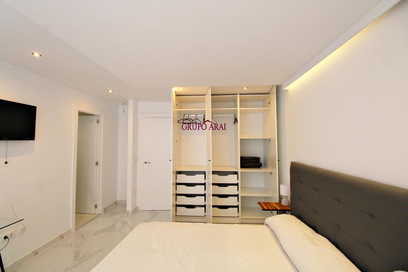 3 bedroom Flat for sale in Playa de San Juan with pool - € 595,000 (Ref: 9396196)