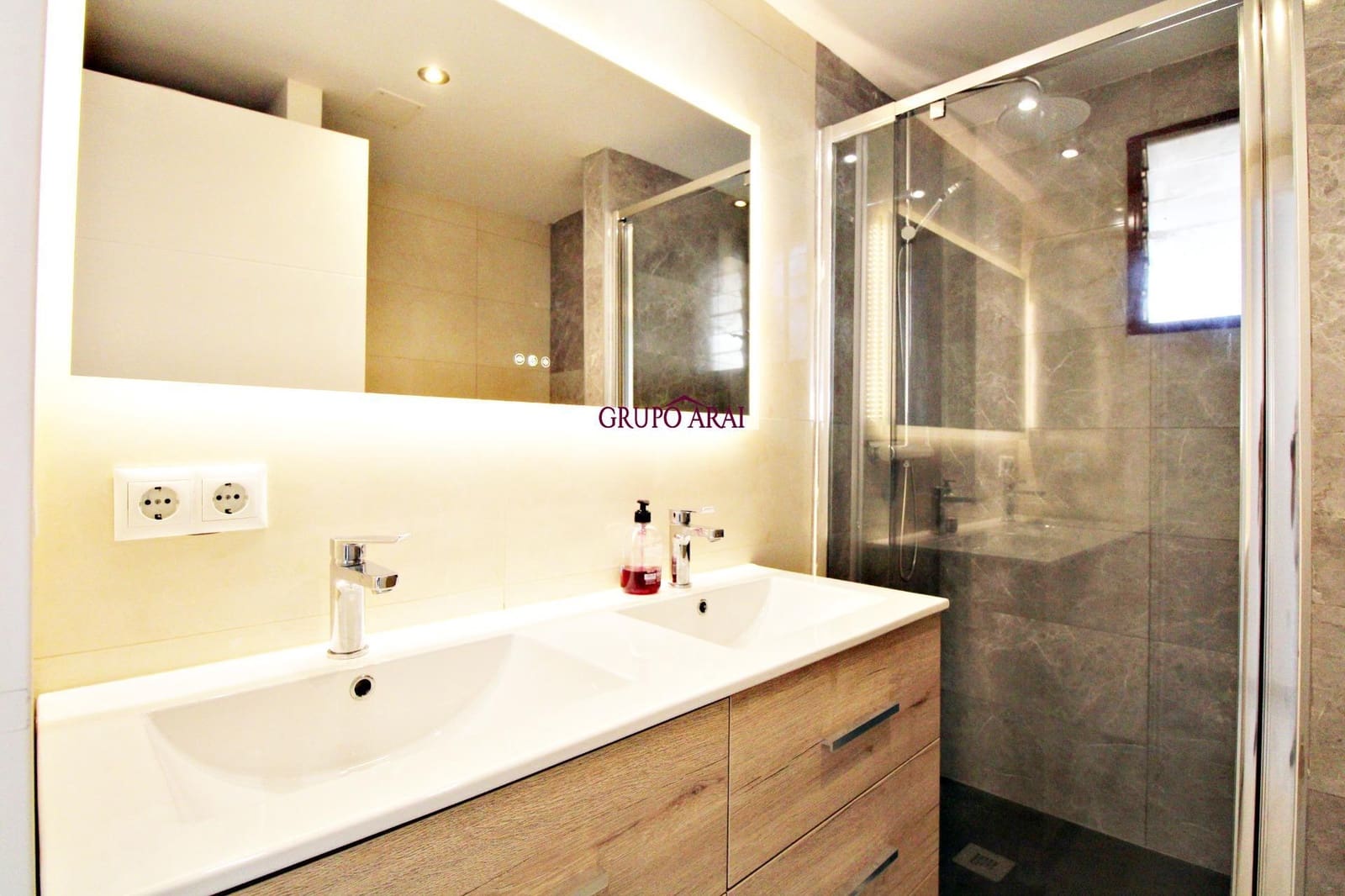 3 bedroom Flat for sale in Playa de San Juan with pool - € 595,000 (Ref: 9396196)