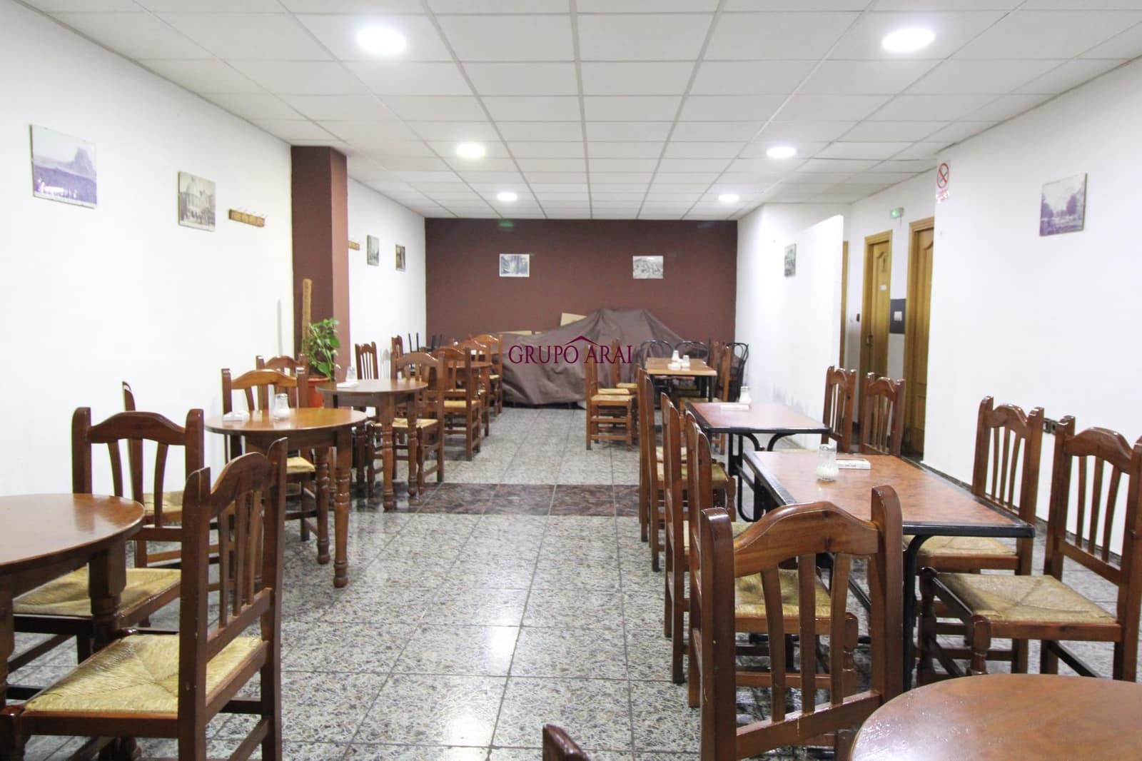 Bedrift til leie i Alicante by - € 950 (Ref: 9411178)