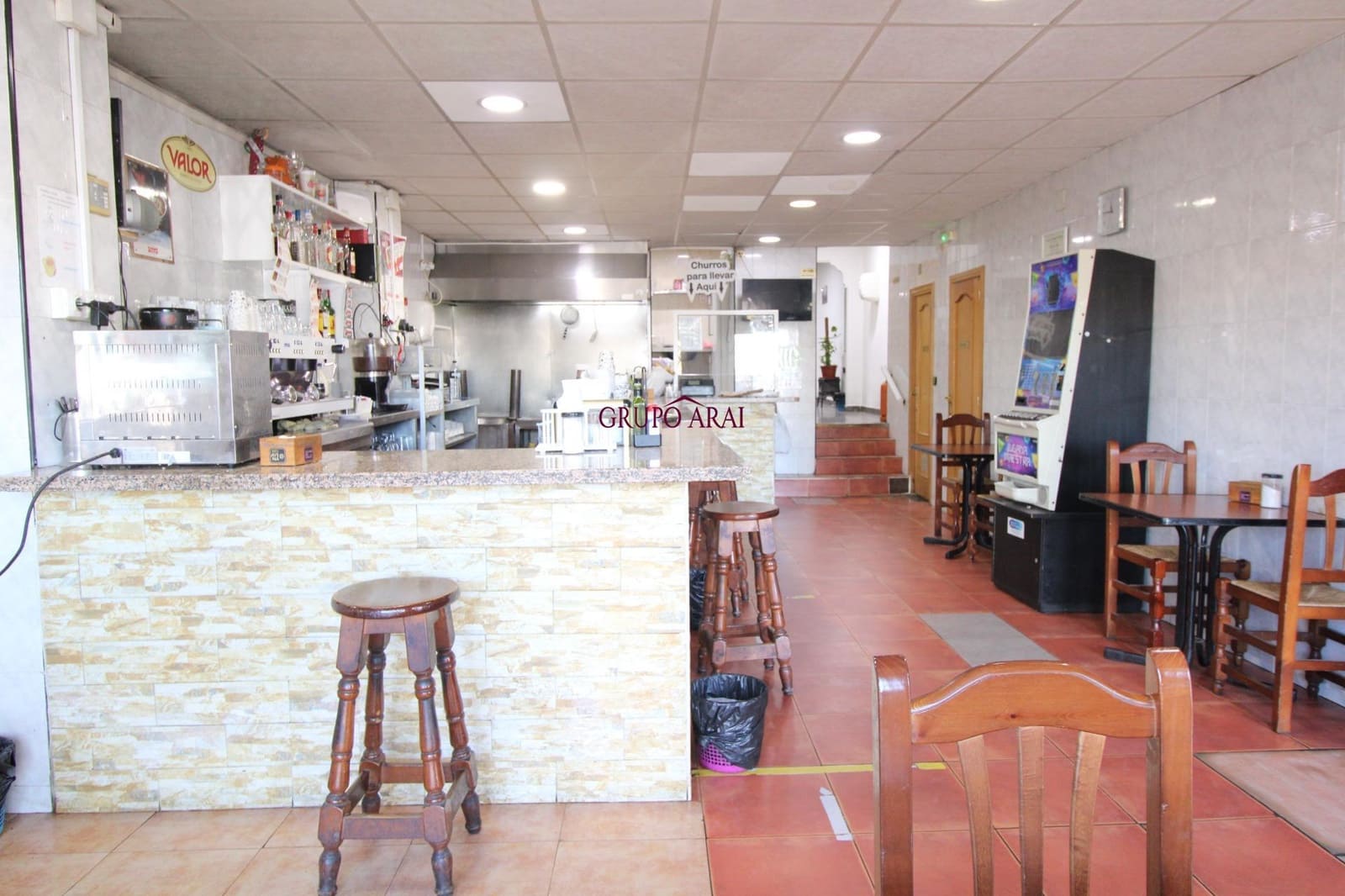 Bedrift til leie i Alicante by - € 950 (Ref: 9411178)