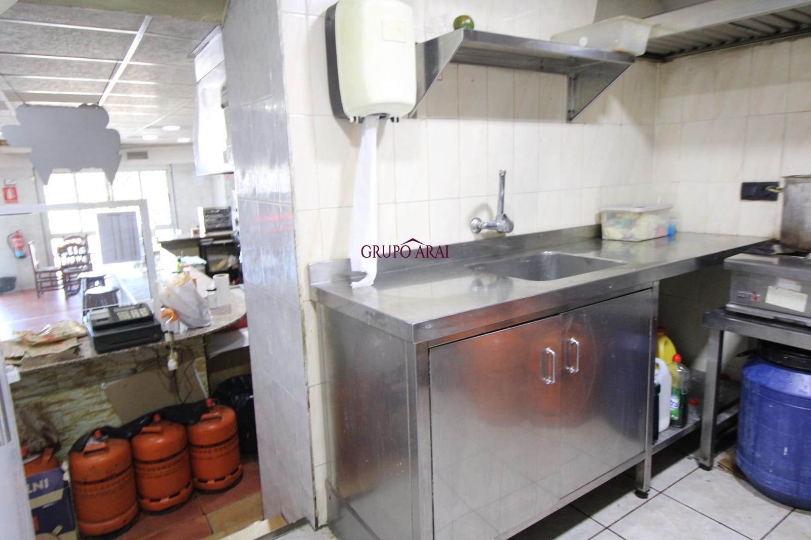 Bedrift til leie i Alicante by - € 950 (Ref: 9411178)