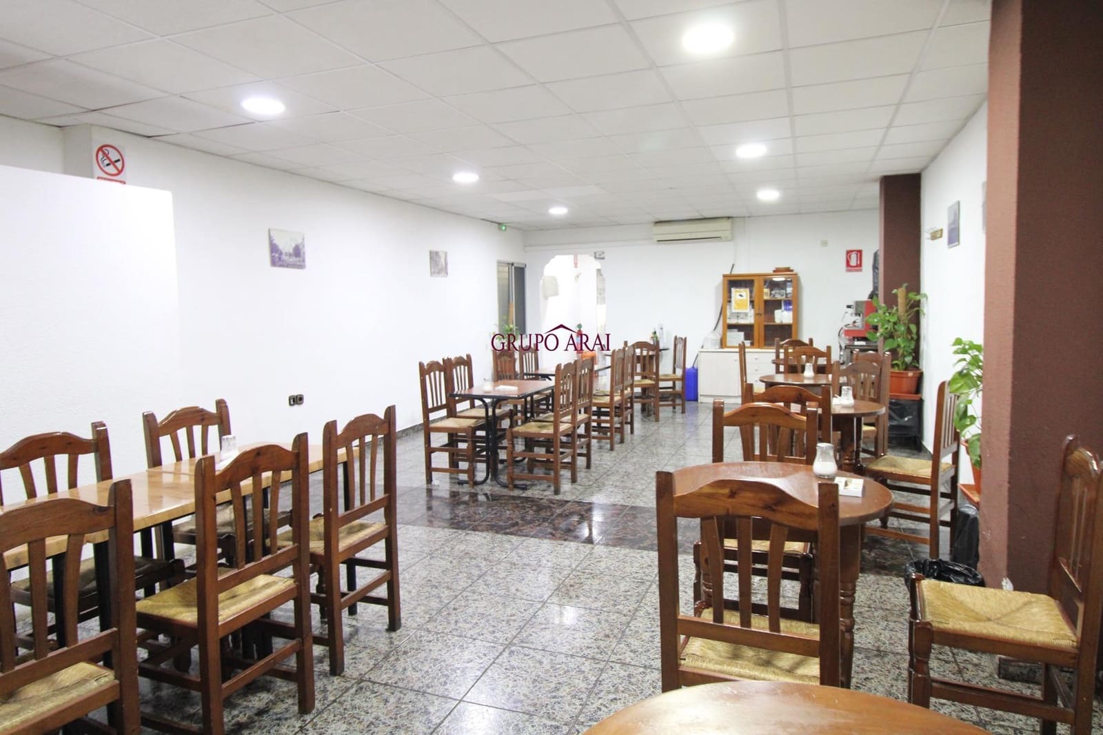 Bedrift til leie i Alicante by - € 950 (Ref: 9411178)