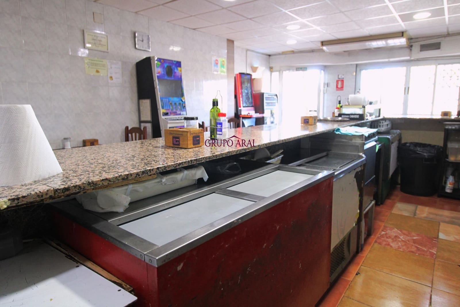 Bedrift til leie i Alicante by - € 950 (Ref: 9411178)