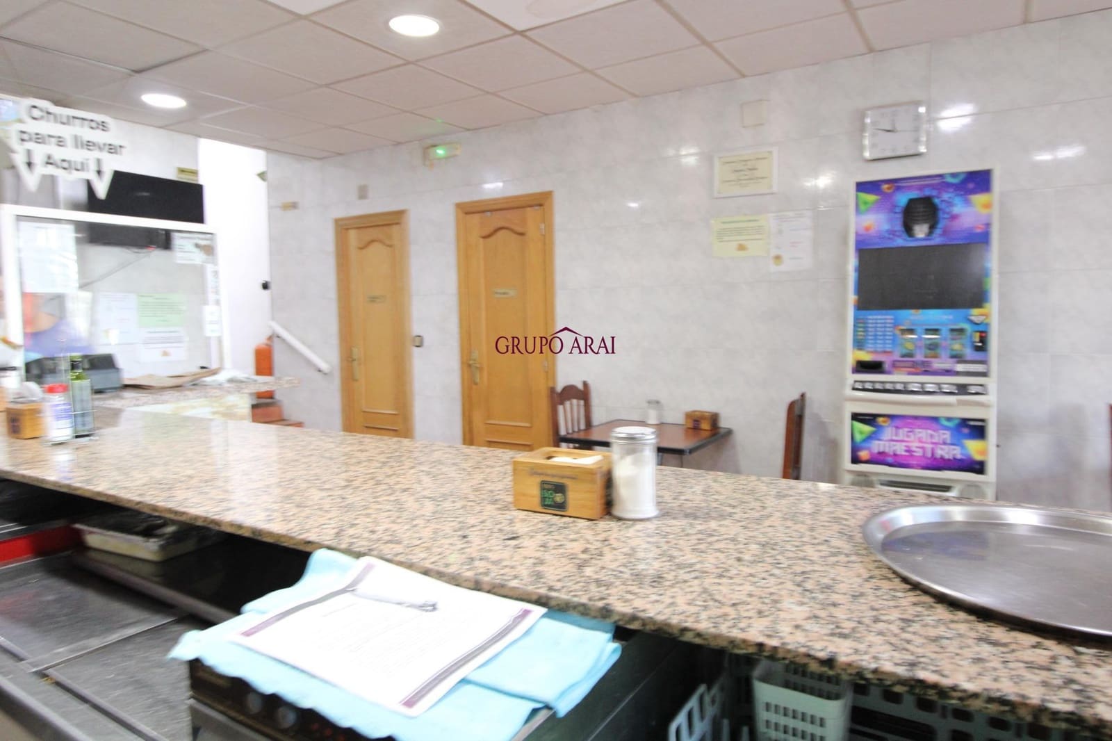 Bedrift til leie i Alicante by - € 950 (Ref: 9411178)