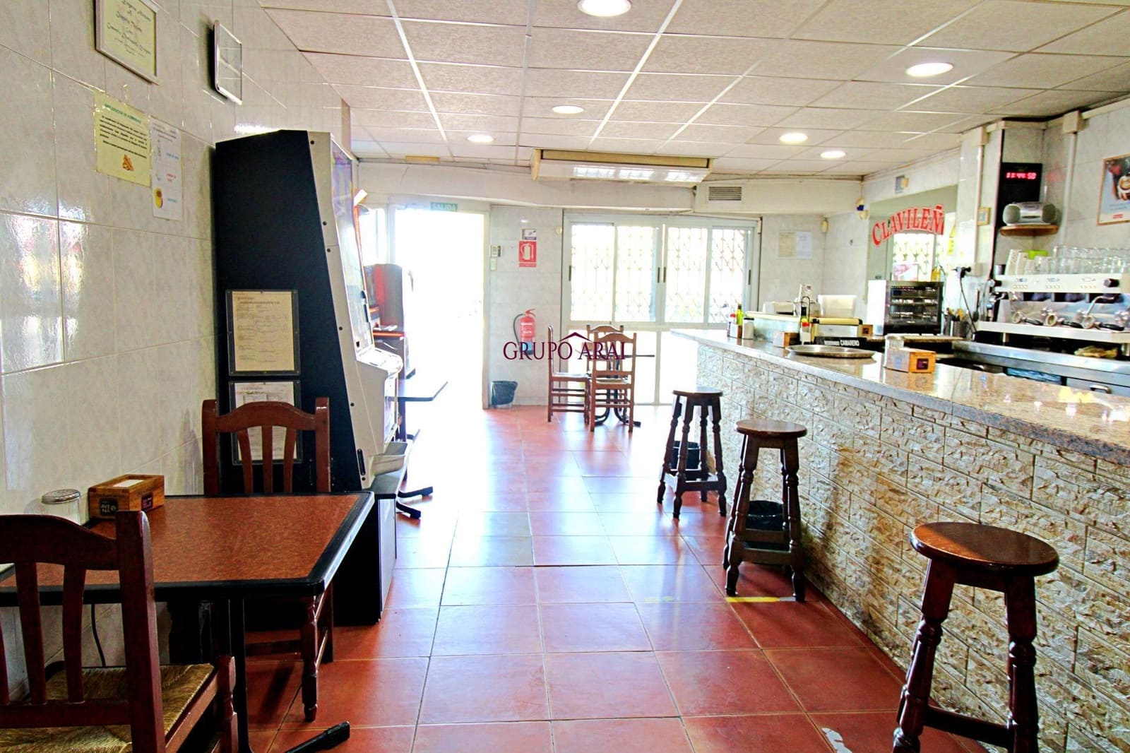 Bedrift til leie i Alicante by - € 950 (Ref: 9411178)