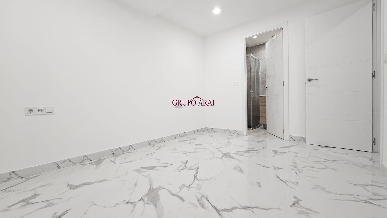 3 sypialnia Apartament na sprzedaż w Torrevieja z garażem - 220 000 € (Ref: 9411179)