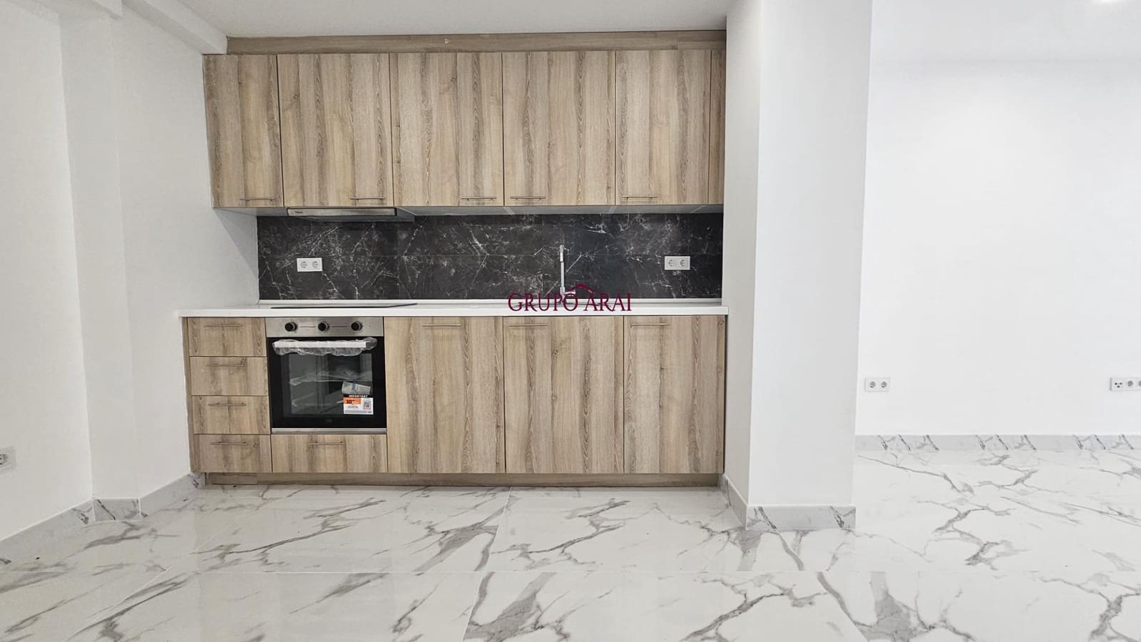 3 sypialnia Apartament na sprzedaż w Torrevieja z garażem - 220 000 € (Ref: 9411179)