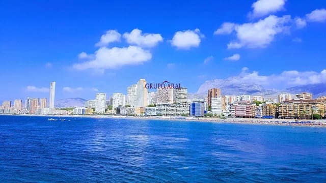 Commercieel te huur in Colonia Madrid, Benidorm - € 900 (Ref: 9422285)