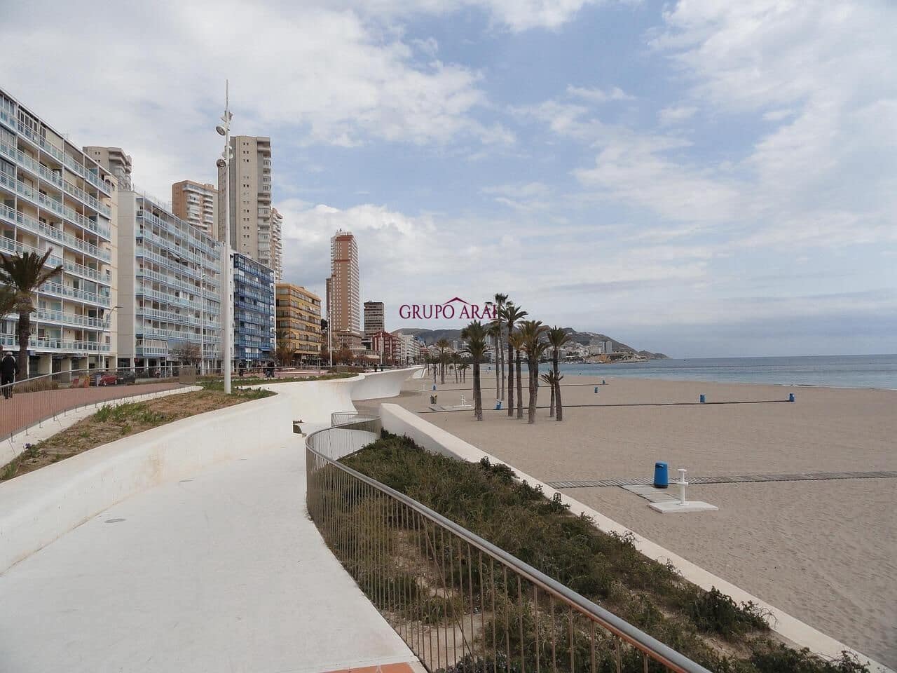 Commercieel te huur in Benidorm - € 900 (Ref: 9422285)