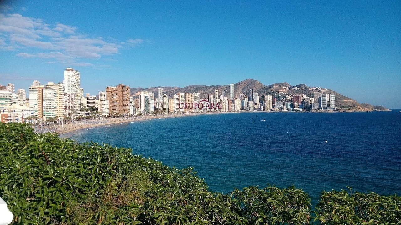 Commercieel te huur in Benidorm - € 900 (Ref: 9422285)