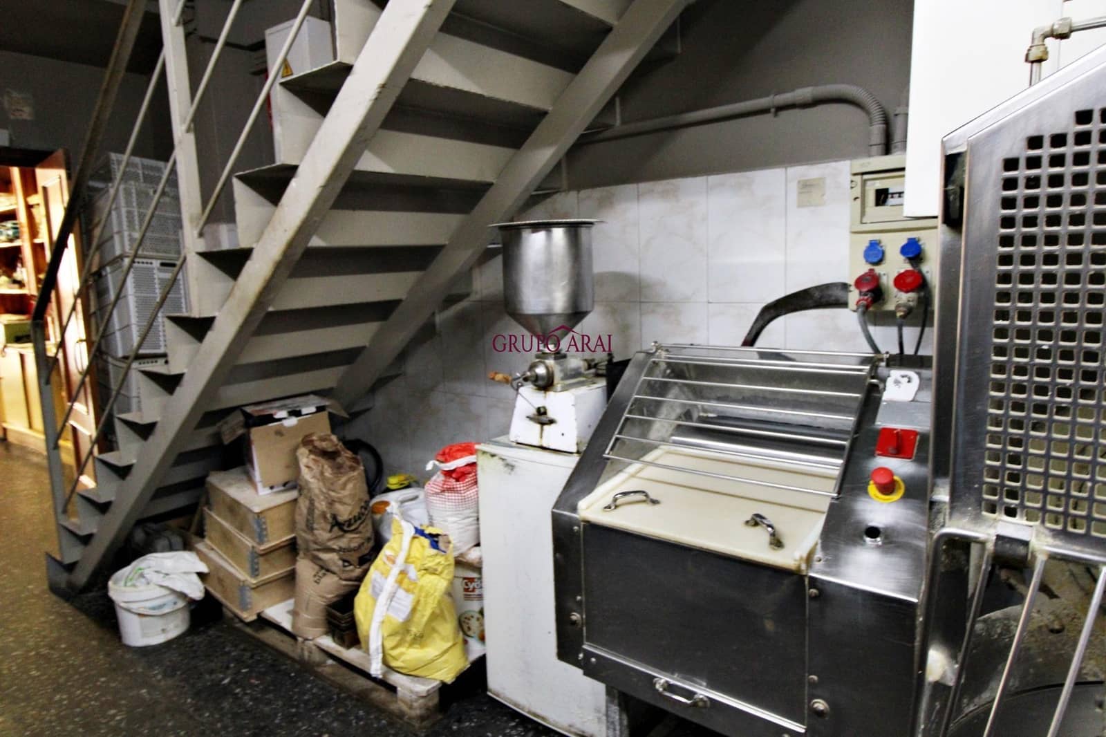 Företag att hyra i Alicante stad - 2 200 € (Ref: 9462506)