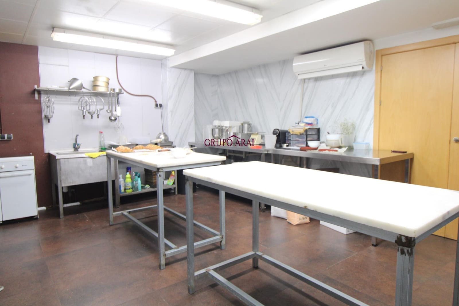 Företag att hyra i Alicante stad - 2 200 € (Ref: 9462506)