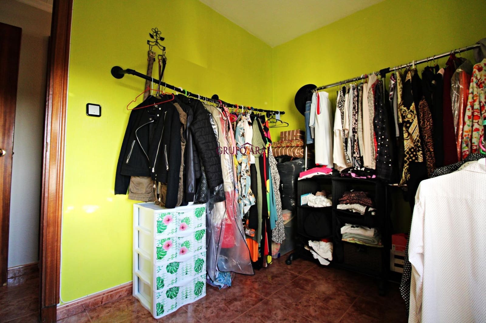 Piso de 3 habitaciones en Alicante / Alacant ciudad en venta - 125.000 € (Ref: 9470575)