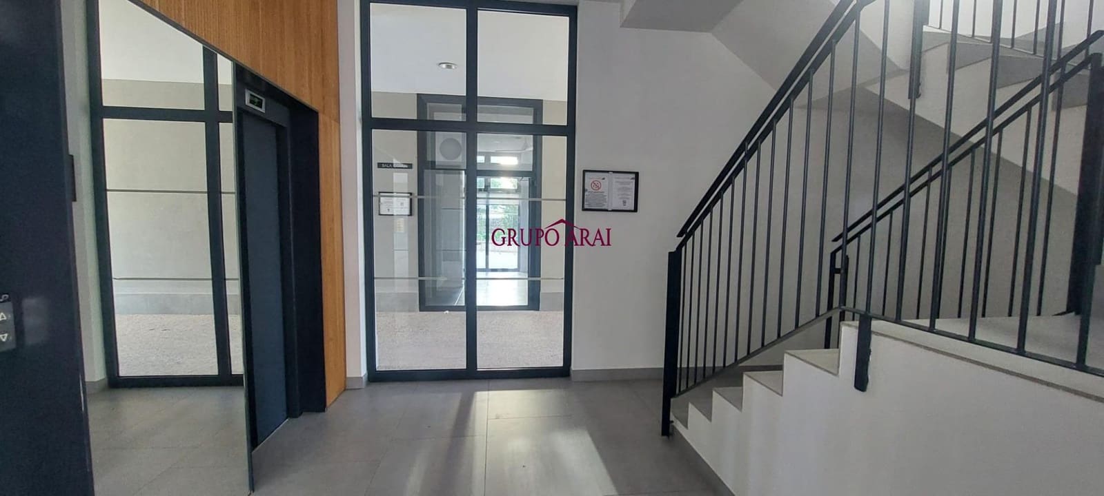 2 soverom Leilighet til salgs i Alicante by med svømmebasseng garasje - € 430 000 (Ref: 9474292)