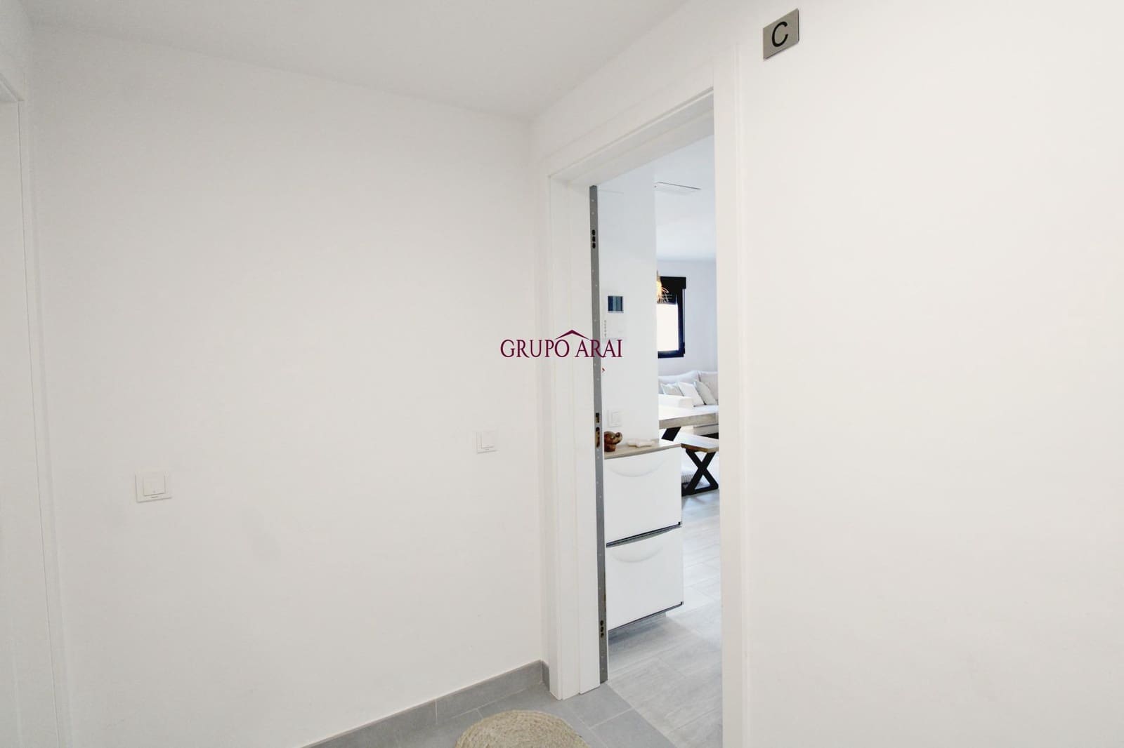 2 soverom Leilighet til salgs i Alicante by med svømmebasseng garasje - € 430 000 (Ref: 9474292)