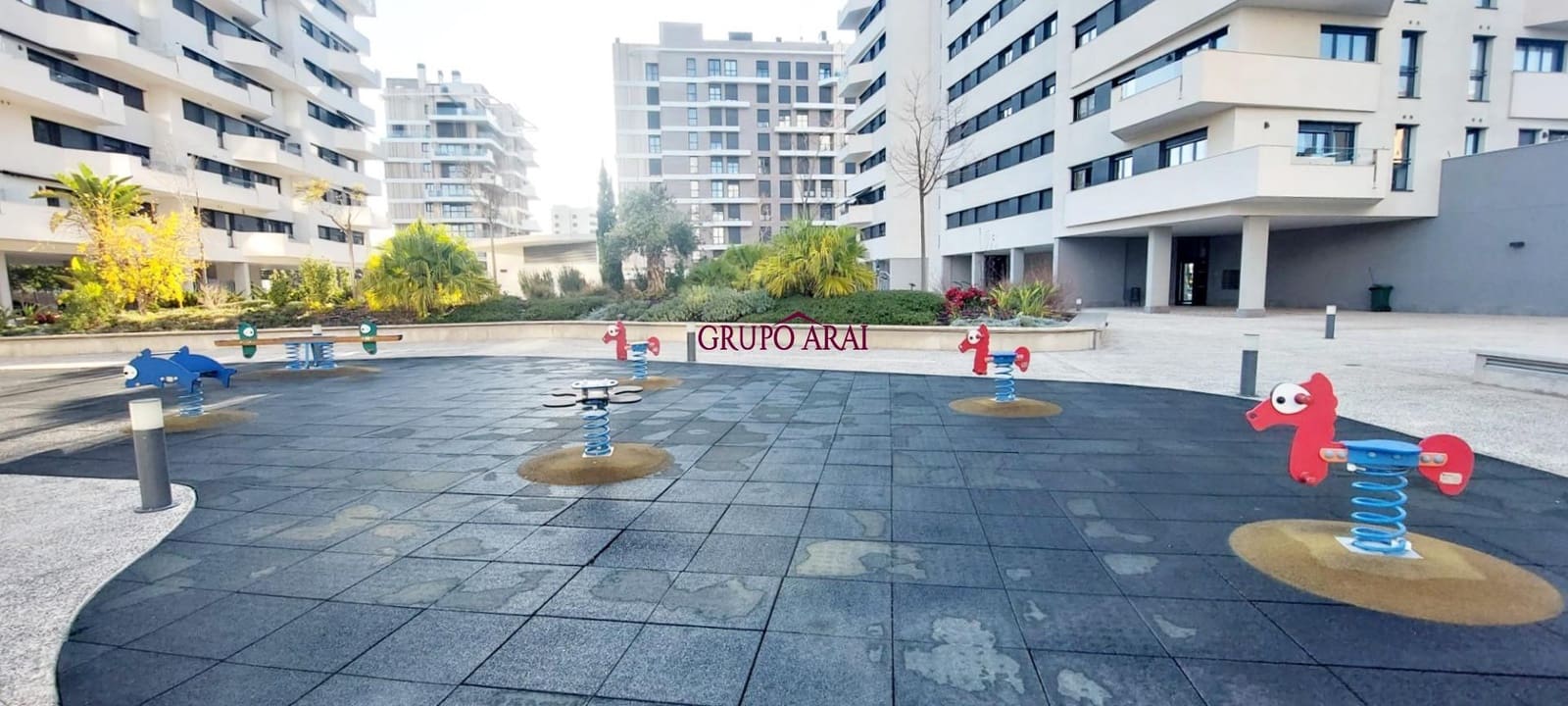 2 soverom Leilighet til salgs i Alicante by med svømmebasseng garasje - € 430 000 (Ref: 9474292)