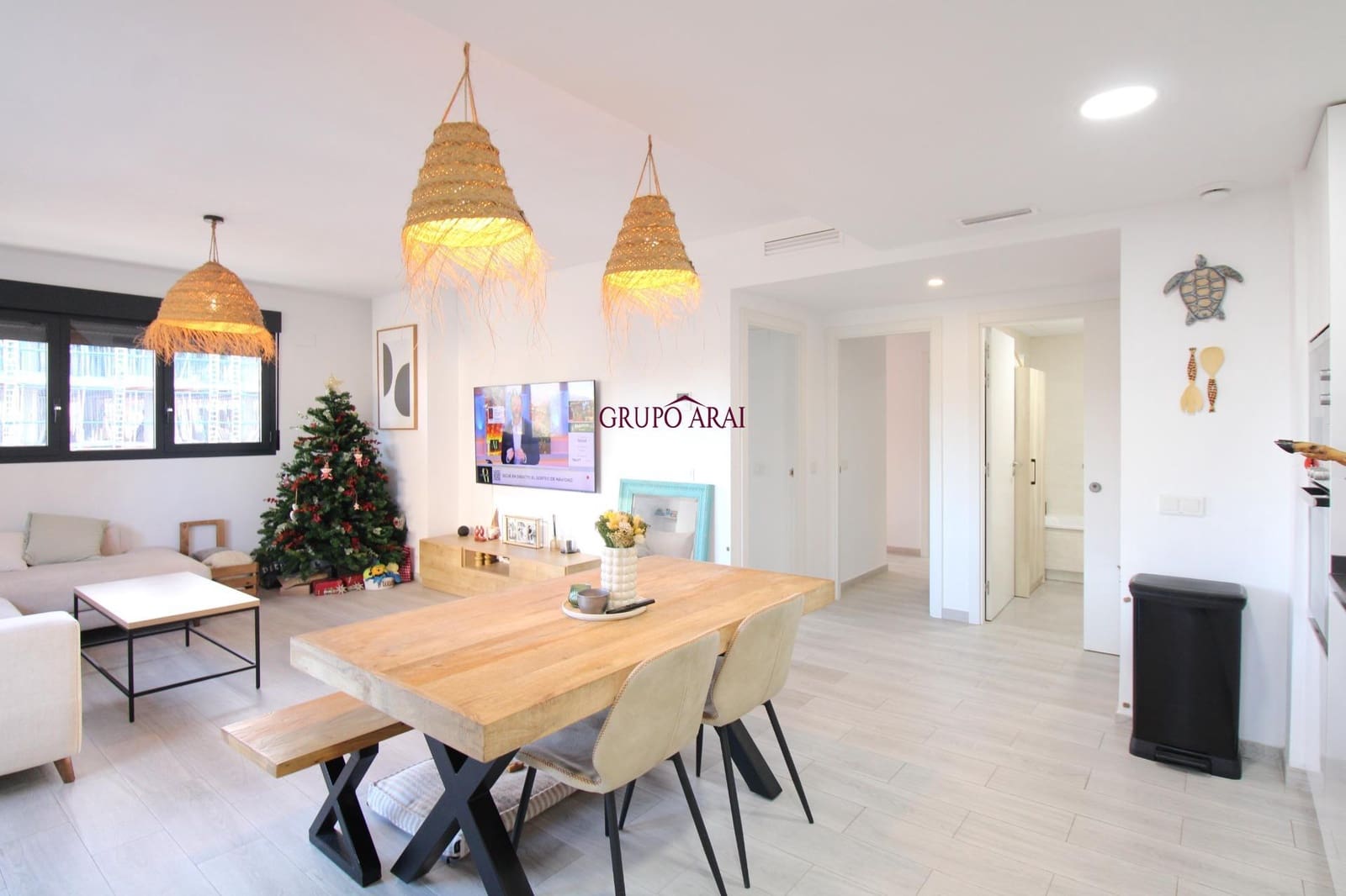 2 soverom Leilighet til salgs i Alicante by med svømmebasseng garasje - € 430 000 (Ref: 9474292)