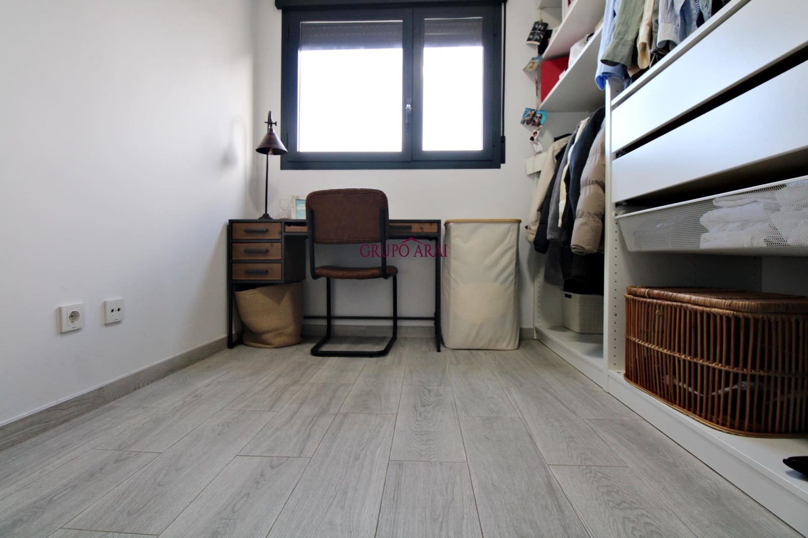 2 soverom Leilighet til salgs i Alicante by med svømmebasseng garasje - € 430 000 (Ref: 9474292)