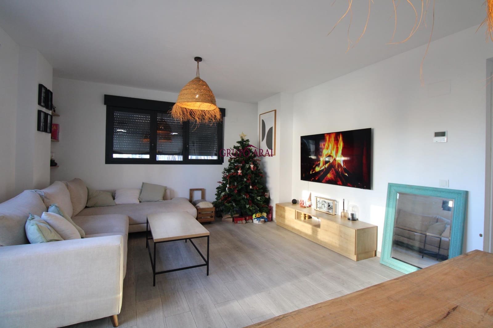 2 soverom Leilighet til salgs i Alicante by med svømmebasseng garasje - € 430 000 (Ref: 9474292)