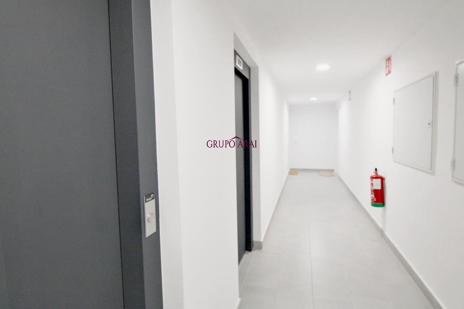 2 soverom Leilighet til salgs i Alicante by med svømmebasseng garasje - € 430 000 (Ref: 9474292)