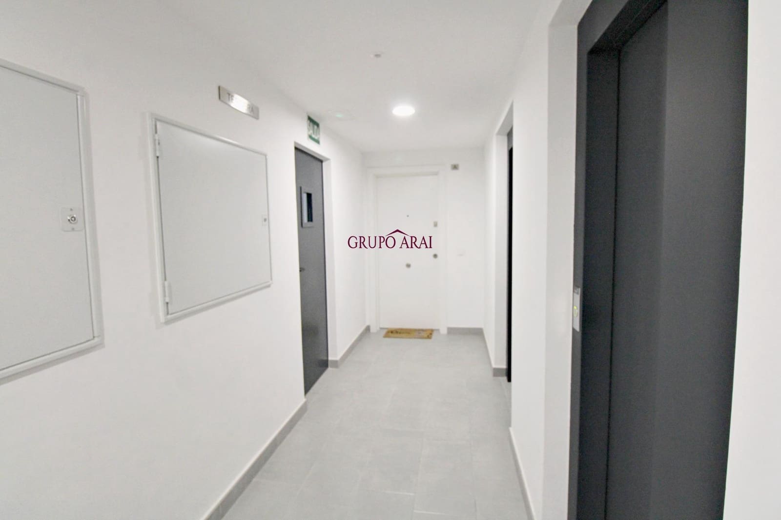 2 soverom Leilighet til salgs i Alicante by med svømmebasseng garasje - € 430 000 (Ref: 9474292)