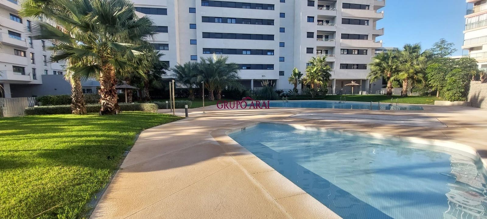 2 soverom Leilighet til salgs i Alicante by med svømmebasseng garasje - € 430 000 (Ref: 9474292)