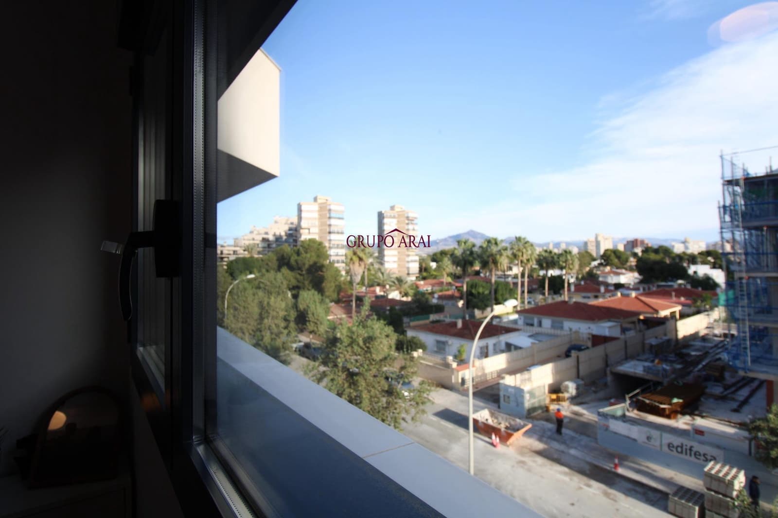 2 soverom Leilighet til salgs i Alicante by med svømmebasseng garasje - € 430 000 (Ref: 9474292)