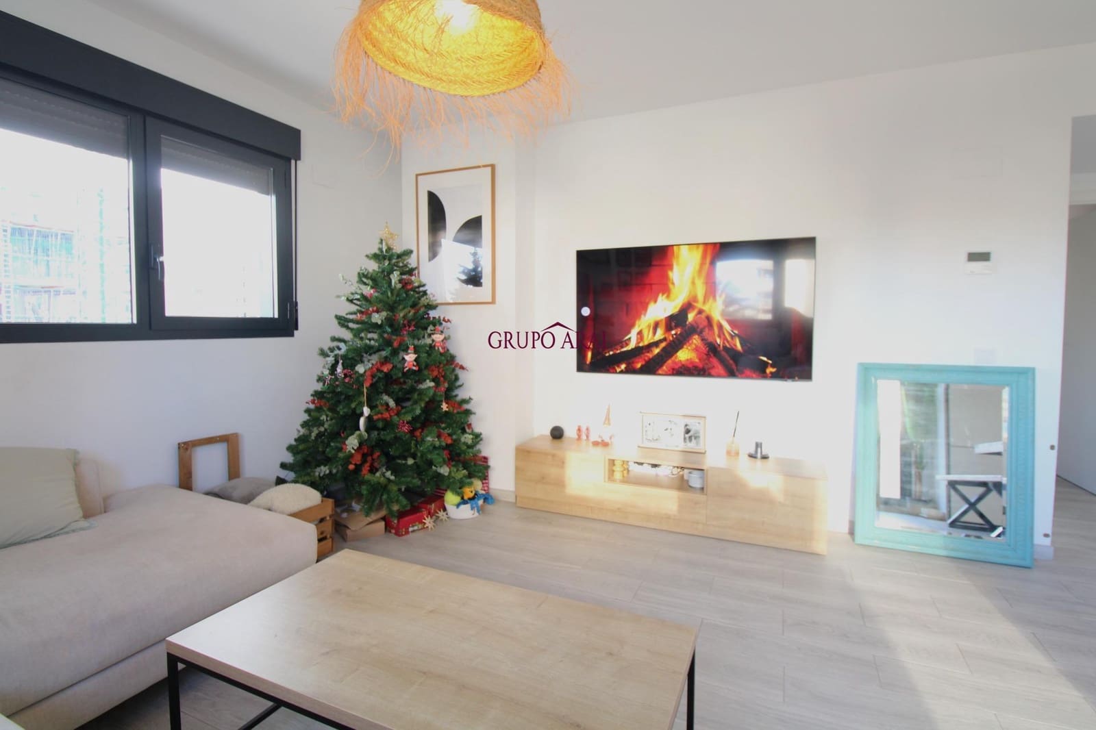 2 soverom Leilighet til salgs i Alicante by med svømmebasseng garasje - € 430 000 (Ref: 9474292)