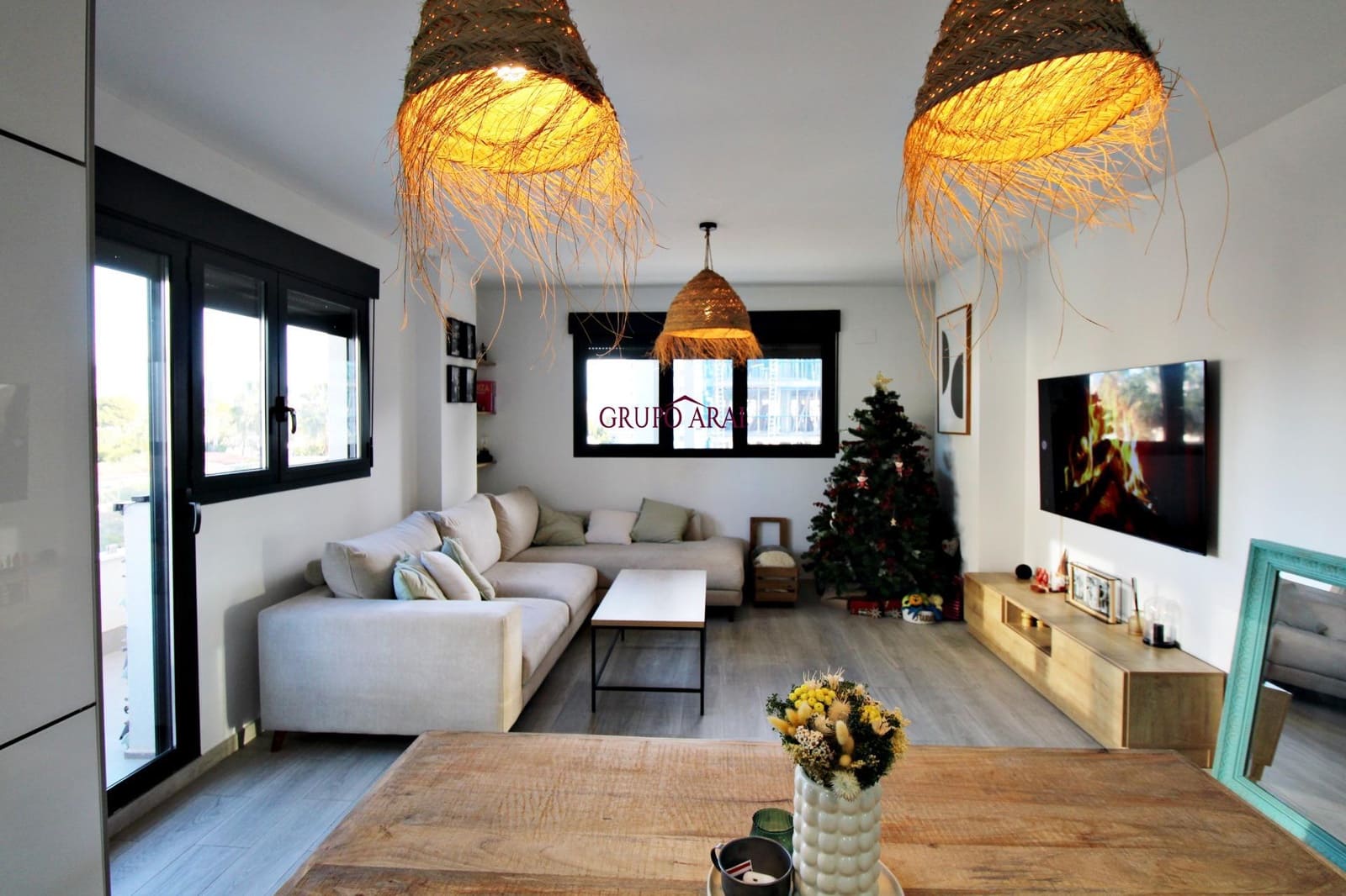 2 soverom Leilighet til salgs i Alicante by med svømmebasseng garasje - € 430 000 (Ref: 9474292)