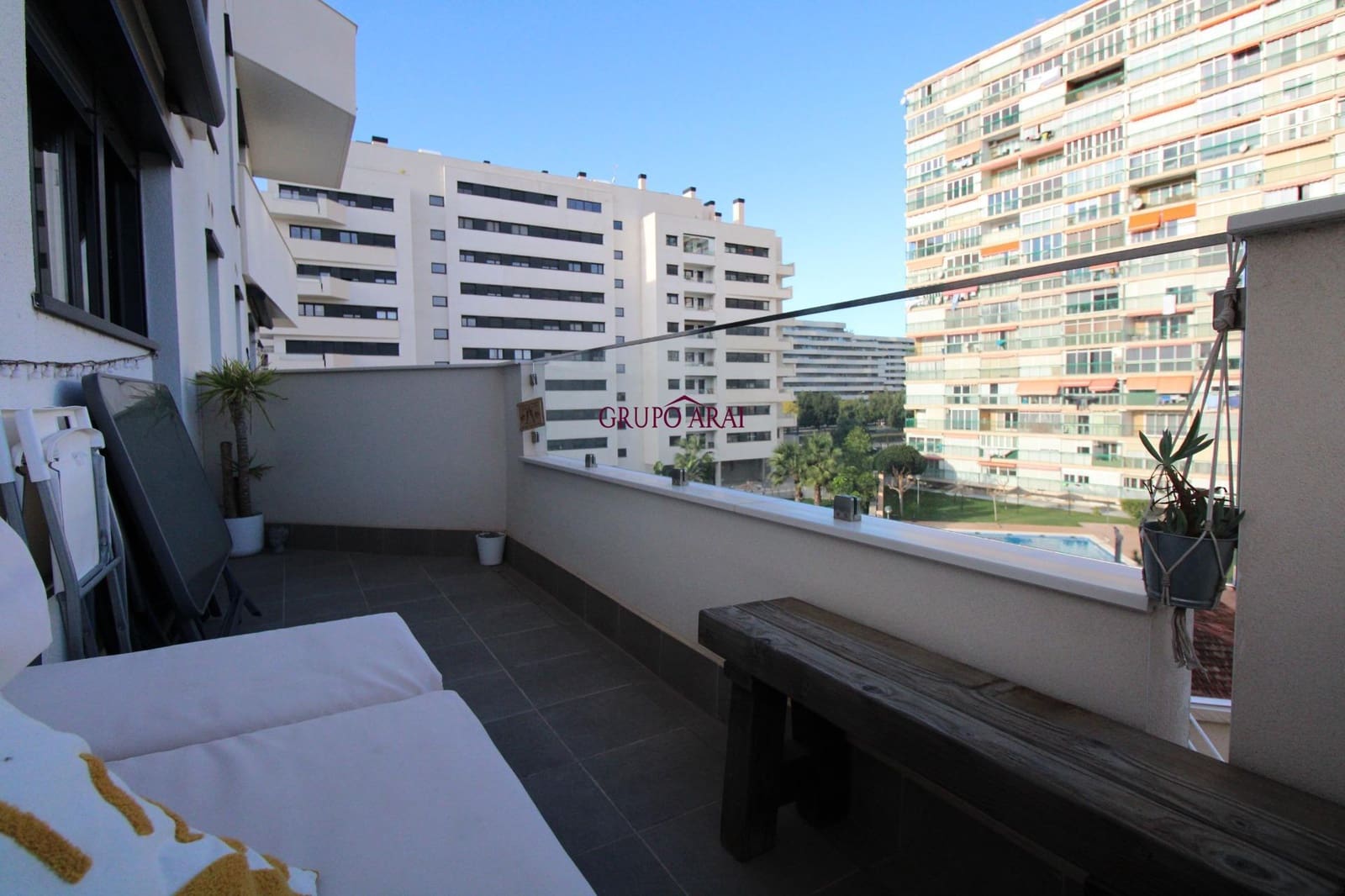 2 soverom Leilighet til salgs i Alicante by med svømmebasseng garasje - € 430 000 (Ref: 9474292)