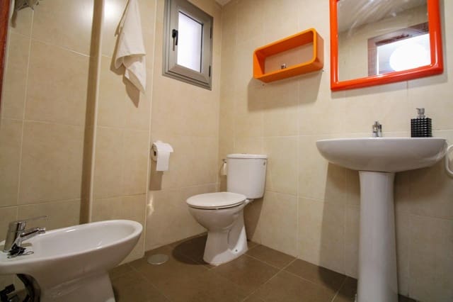 1 quarto Estúdio para venda em Carolinas Bajas, Alicante cidade com piscina - 176 000 € (Ref: 9513565)