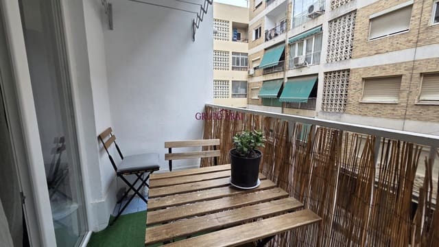 3 Zimmer Wohnung zu verkaufen in Carolinas Altas, Alicante / Alacant Stadt - 172.000 € (Ref: 9533903)