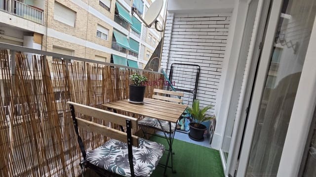 3 Zimmer Wohnung zu verkaufen in Carolinas Altas, Alicante / Alacant Stadt - 172.000 € (Ref: 9533903)