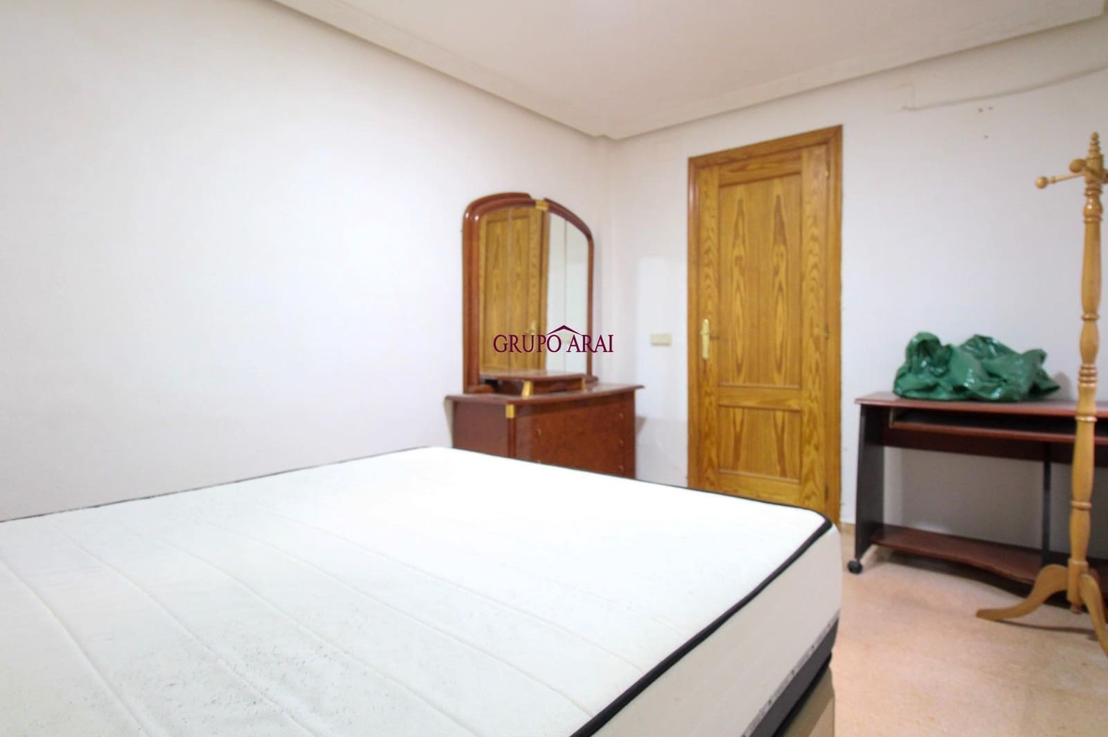 4 bedroom Flat for sale in Villafranqueza - € 300,000 (Ref: 9551880)