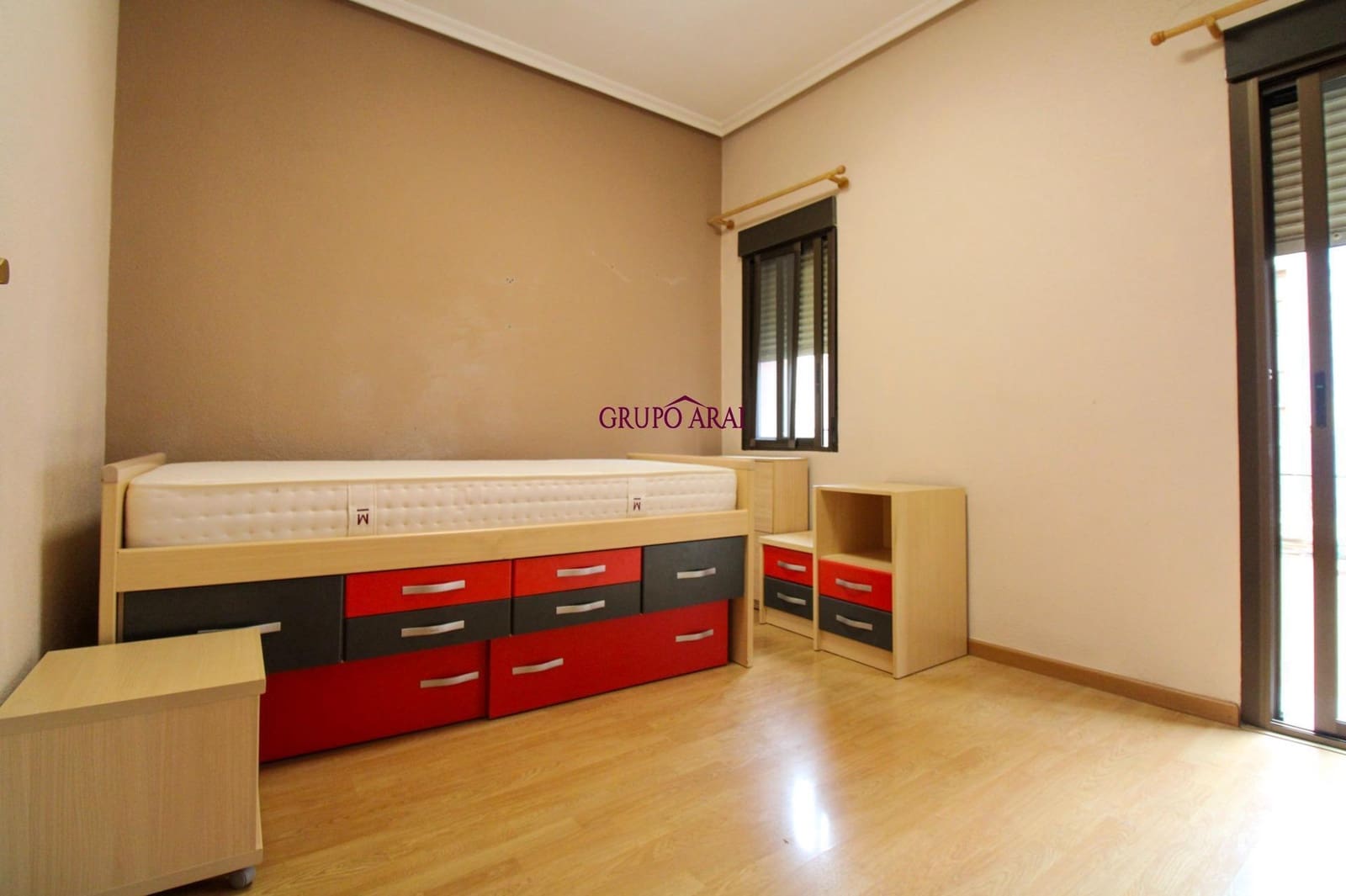 4 bedroom Flat for sale in Villafranqueza - € 300,000 (Ref: 9551880)