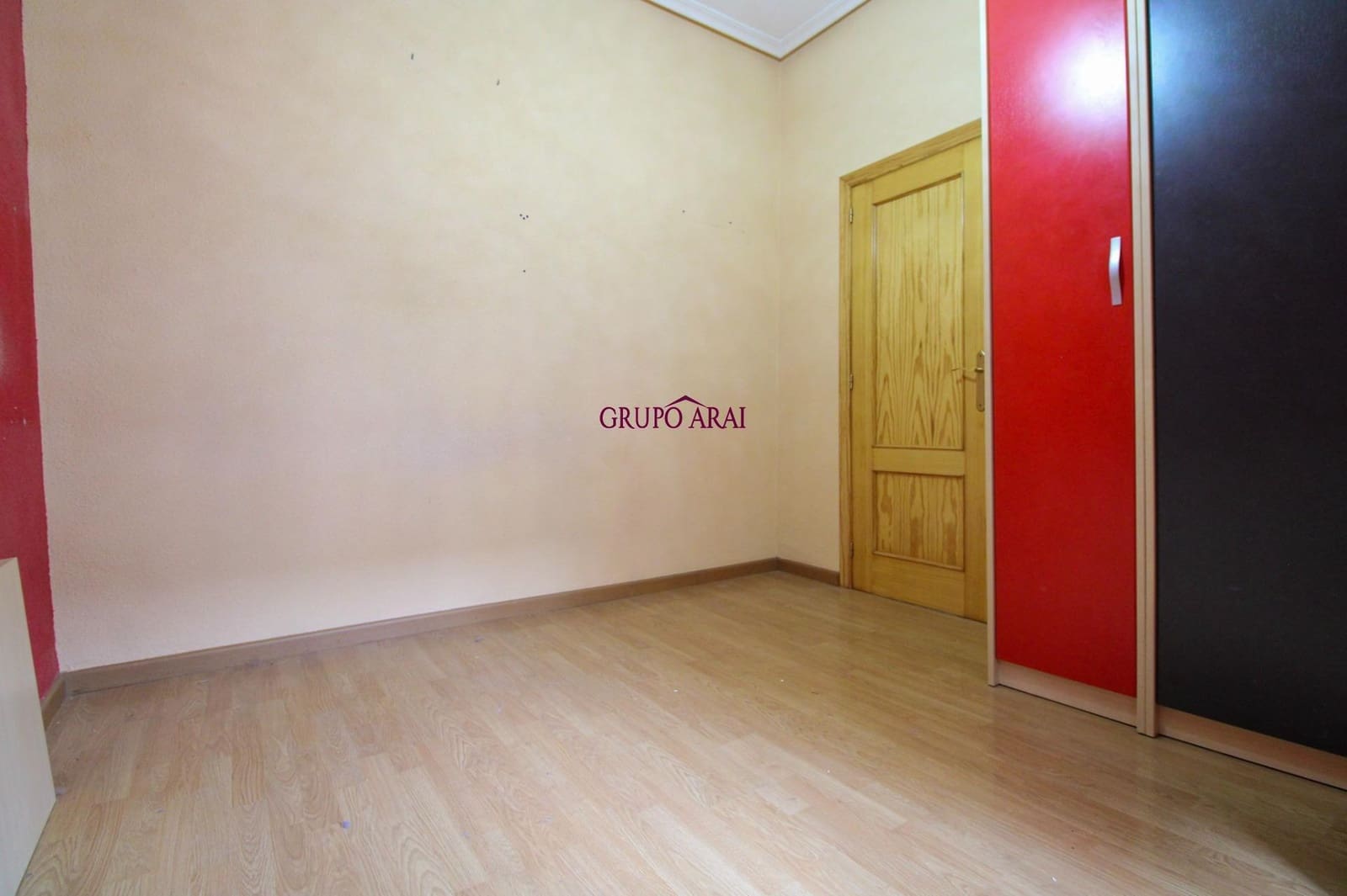 4 bedroom Flat for sale in Villafranqueza - € 300,000 (Ref: 9551880)