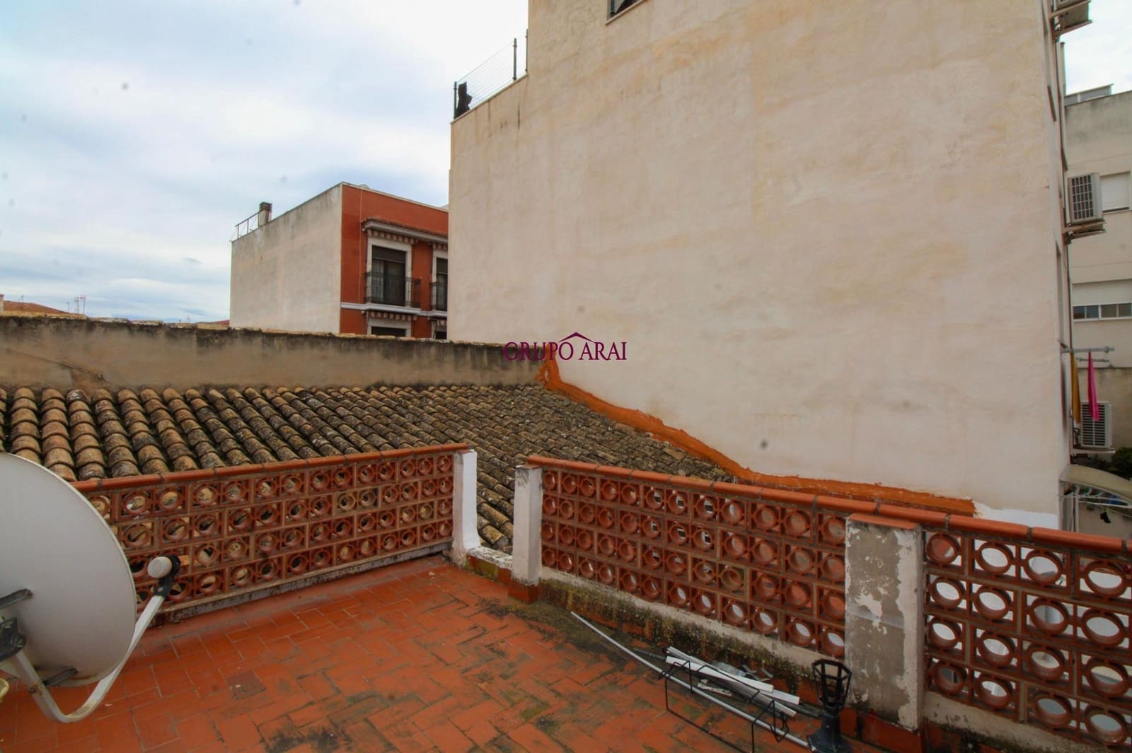 4 bedroom Flat for sale in Villafranqueza - € 300,000 (Ref: 9551880)