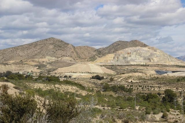 Grunde uden byggetilladelser til salg i Pla de la Vallonga, Alicante by - € 120.000 (Ref: 9562051)