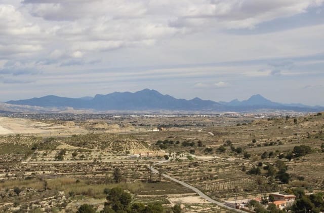 Grunde uden byggetilladelser til salg i Pla de la Vallonga, Alicante by - € 120.000 (Ref: 9562051)