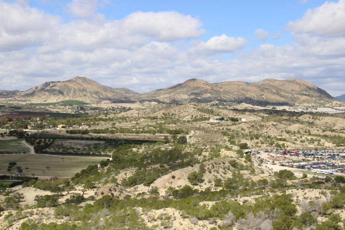 Grunde uden byggetilladelser til salg i Alicante by - € 120.000 (Ref: 9562051)