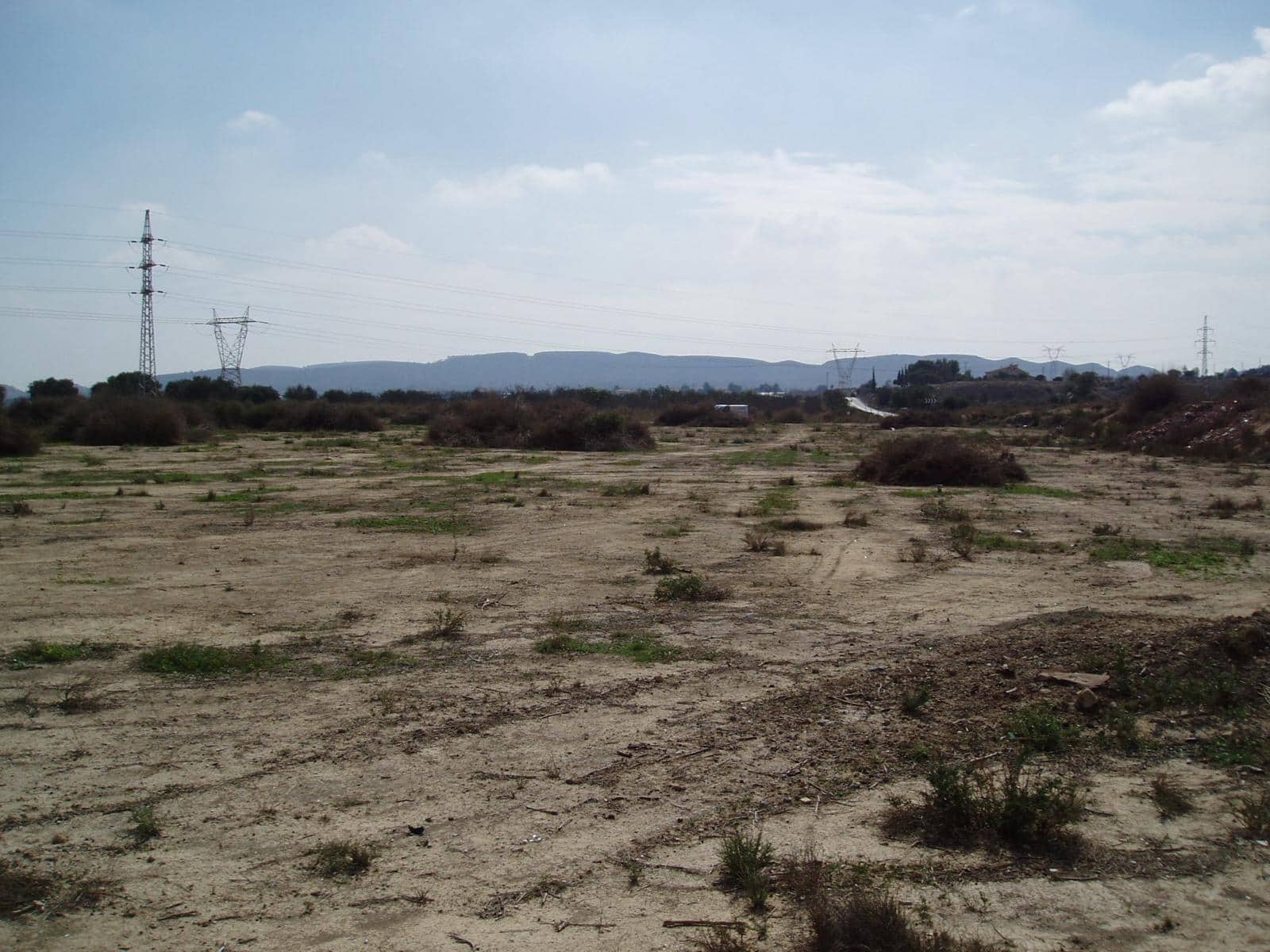 Grunde uden byggetilladelser til salg i Alicante by - € 120.000 (Ref: 9562051)