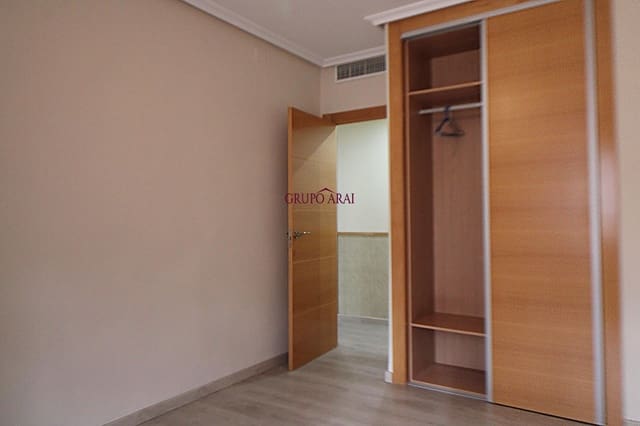 3 soveværelse Lejlighed til leje i Alipark, Alicante by - € 900 (Ref: 9568992)