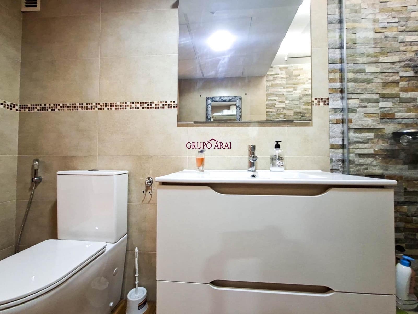 Piso de 3 habitaciones en Playa de San Juan en venta con piscina - 429.000 € (Ref: 9627782)