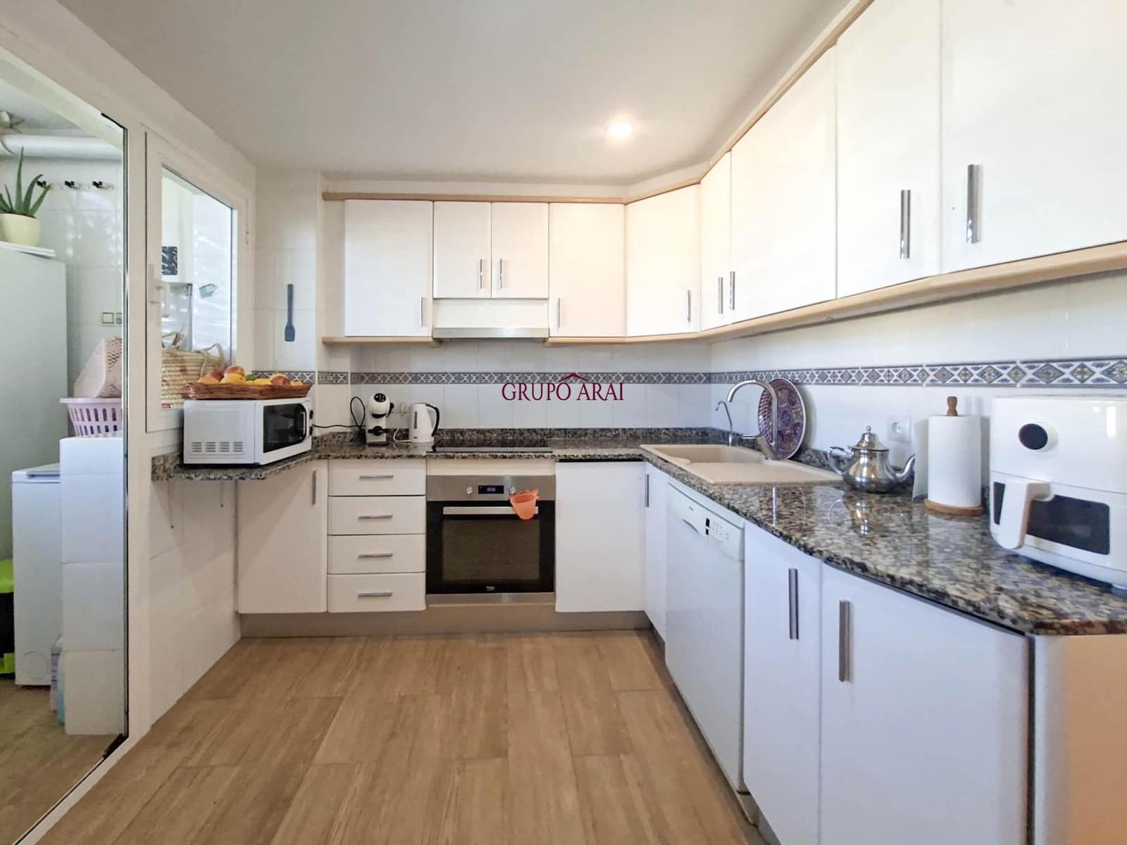 Piso de 3 habitaciones en Playa de San Juan en venta con piscina - 429.000 € (Ref: 9627782)